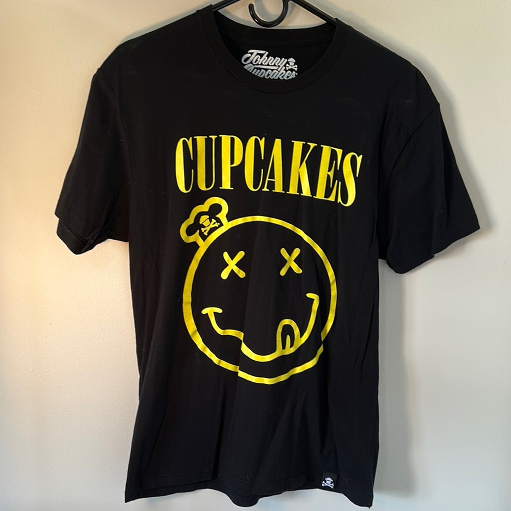 Johnny Cupcakes nirvana tee!